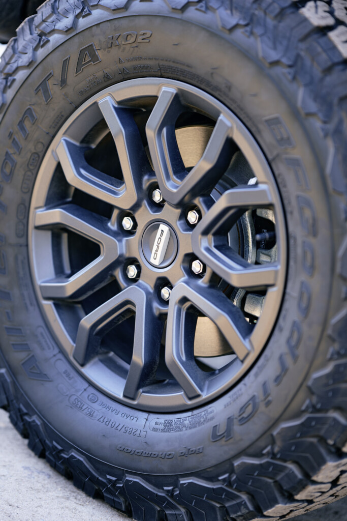 Felge mit Geländereifen am Ford Ranger Raptor