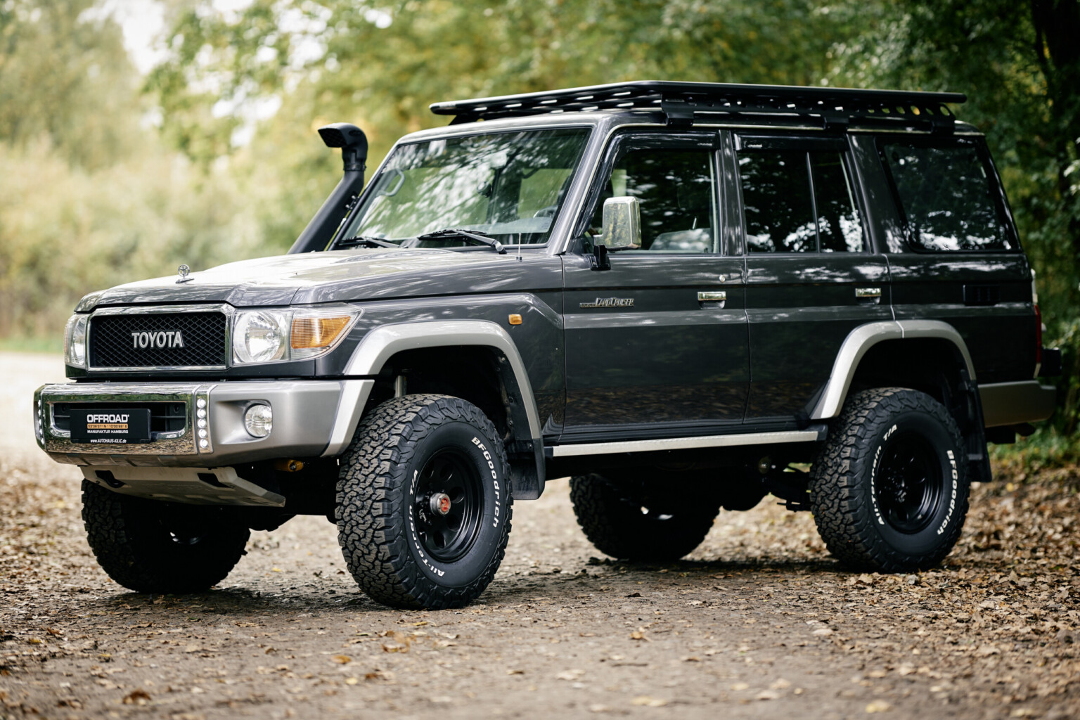Höhergelegter Toyota Land Cruiser GRJ76 mit OME BP-51 Fahrwerk