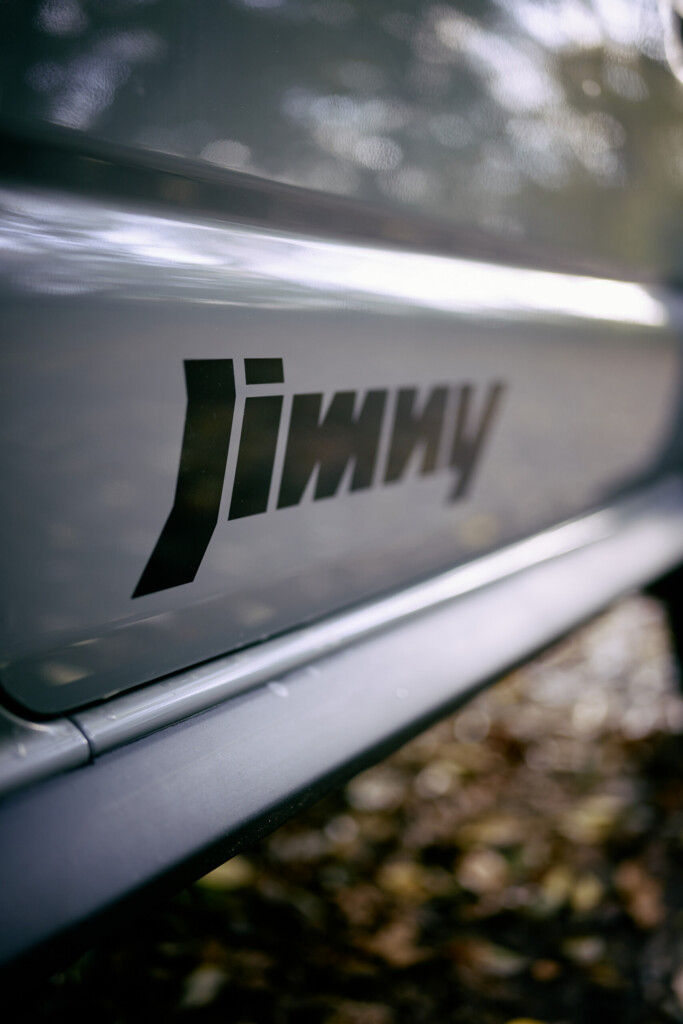 Jimny-Schriftzug am Suzuki Jimny HJ