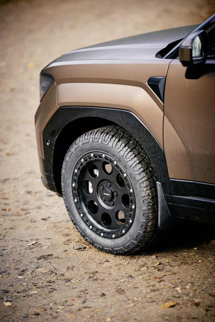 delta4x4 Klassik B Rugged Felge mit Loder AT1 Reifen am Hyundai Santa Fe