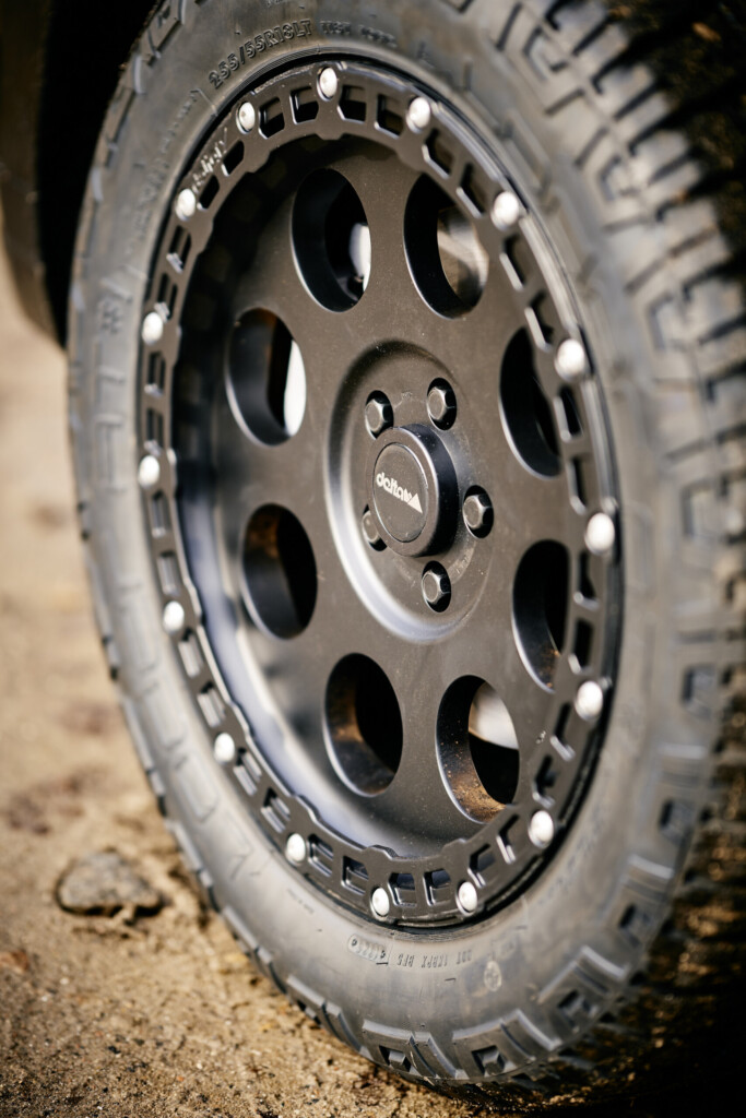 Detail der delta4x4 Klassik B Rugged Felge in Schwarz Matt