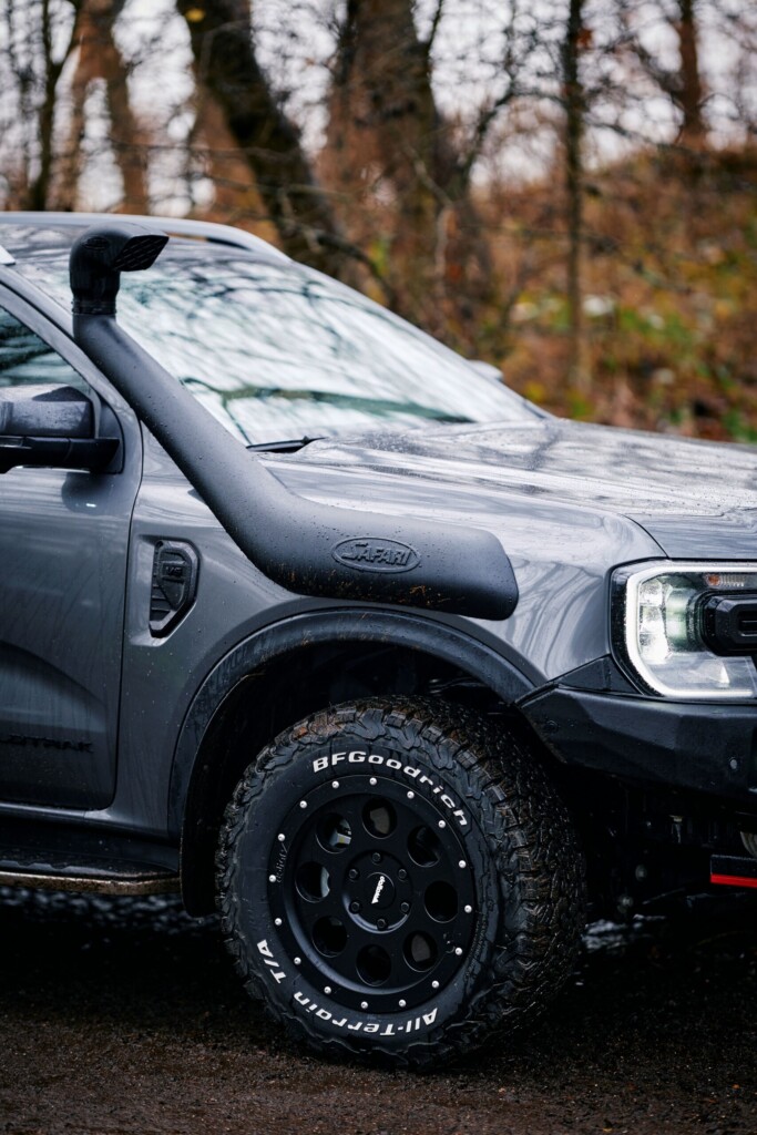 Ford Ranger Wildtrak mit Safari-Schnorchel und BF Goodrich KO2, Seitenansicht