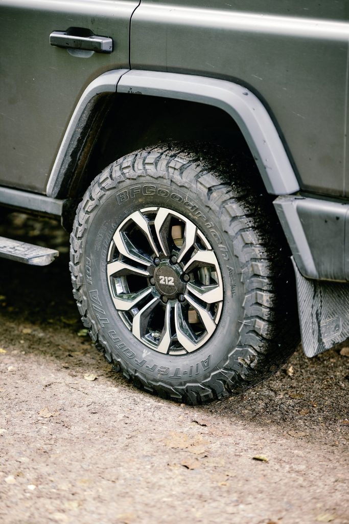 BFGoodrich KO3 am Vorderrad des BAW 212