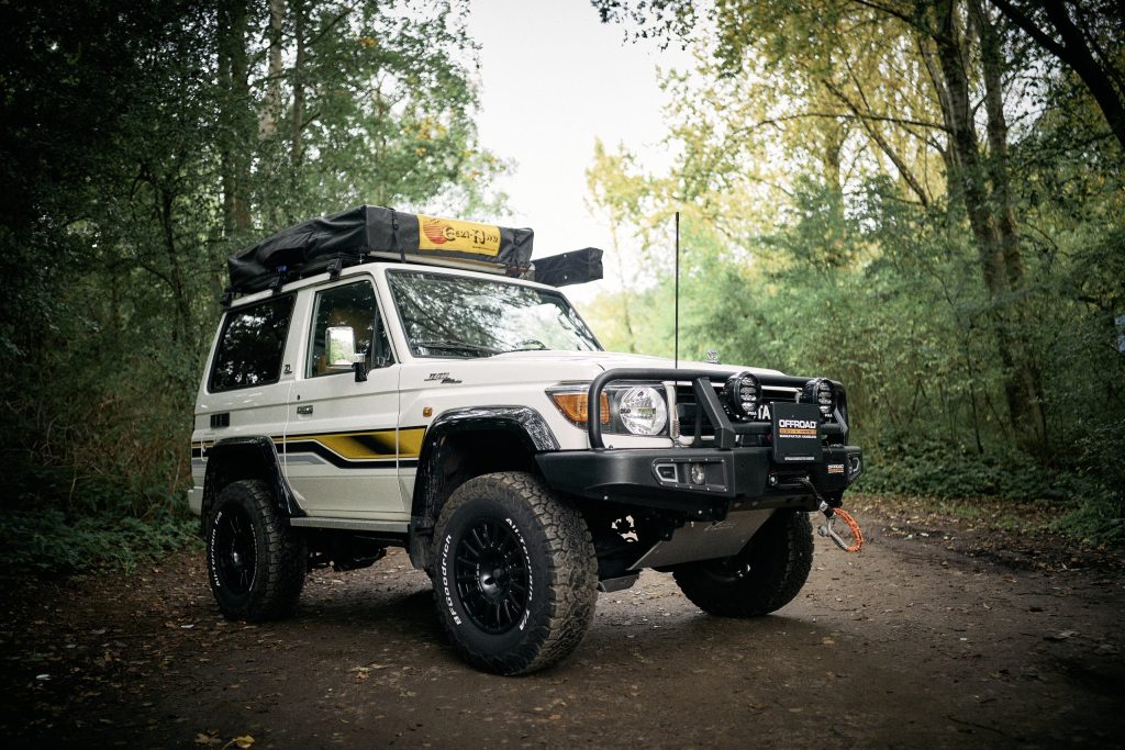 AFN Windenstoßstange mit WARN Seilwinde und N4 Unterfahrschutz am Land Cruiser GRJ71