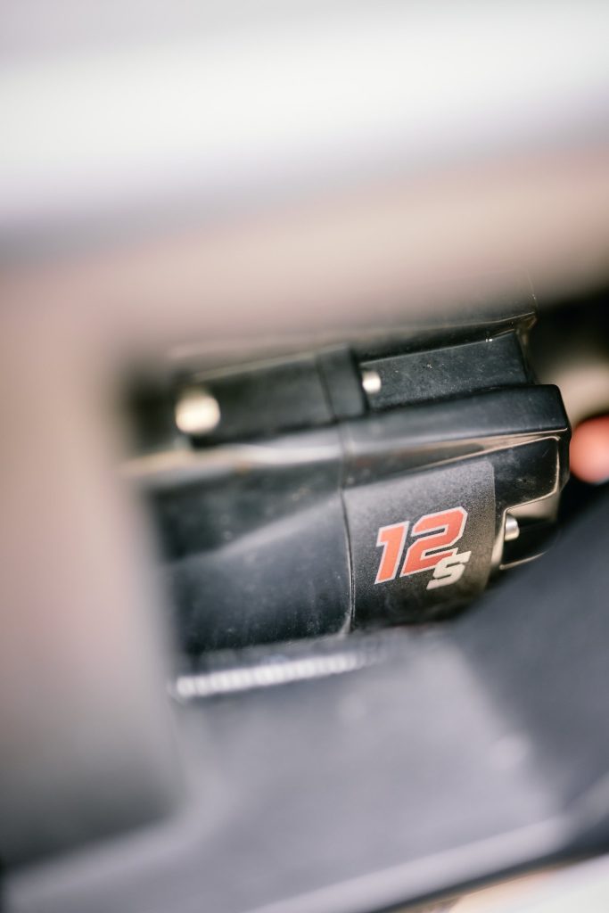 WARN EVO 12s Seilwinde in der RIVAL Stoßstange