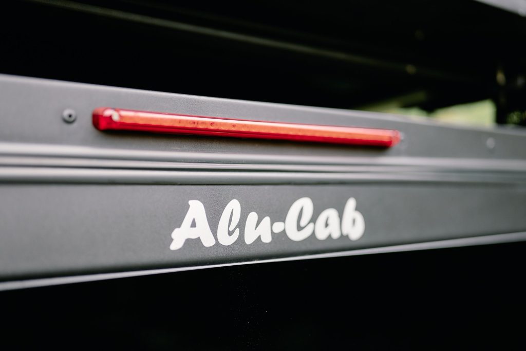 Alu-Cab Schriftzug am Hardtop