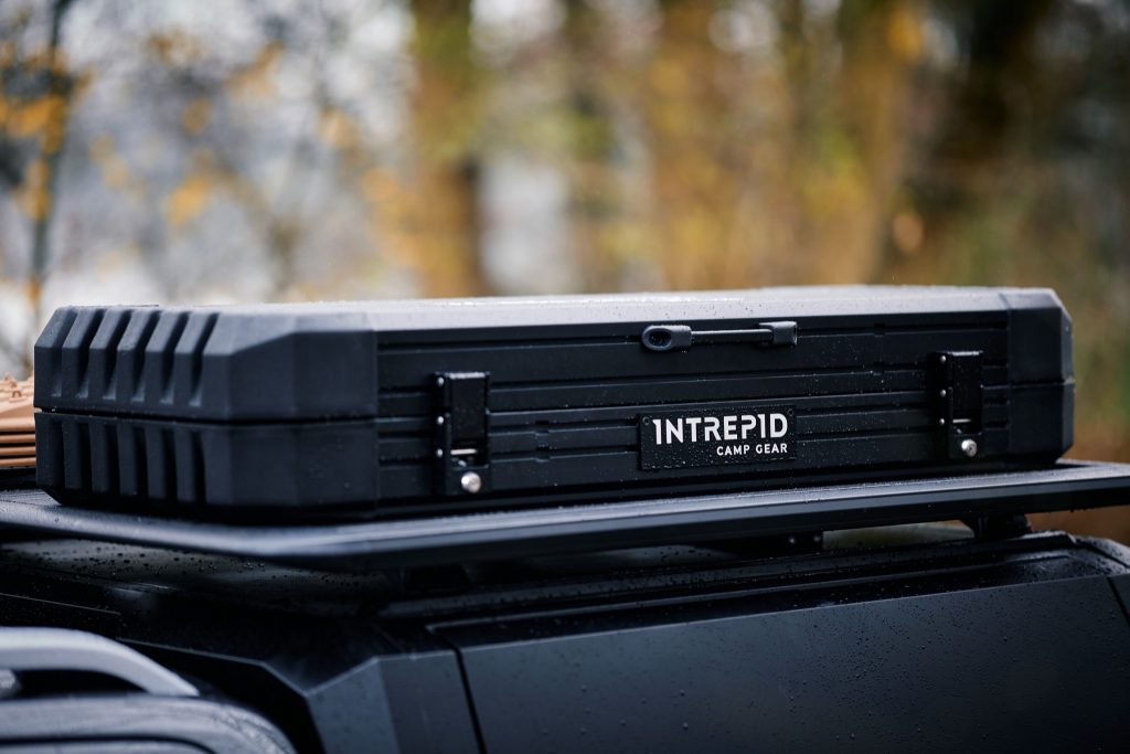 Intrepid Transportbox auf der Rhino-Rack Plattform am Ford Ranger Wildtrak